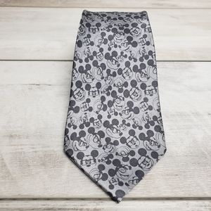 Disney Park Minnie Mouse Wearing Glasses Mens Necktie 100% Silk Ties